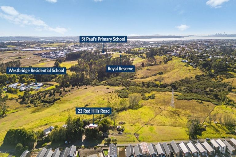 Photo of property in 23 Red Hills Road, Massey, Auckland, 0614
