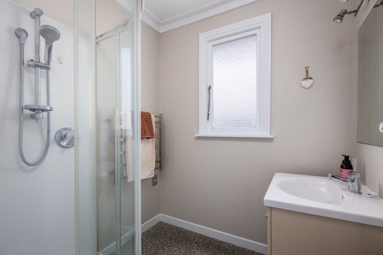 Photo of property in 47 Whiteley Street, Moturoa, New Plymouth, 4310
