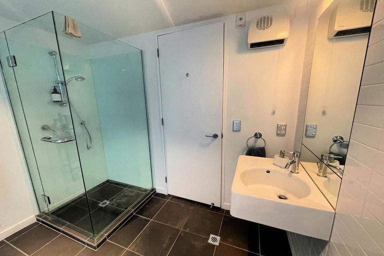 Photo of property in Portal Apartments, 4b/42 Cable Street, Te Aro, Wellington, 6011