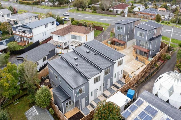 Photo of property in 298b Sunset Road, Windsor Park, Auckland, 0632