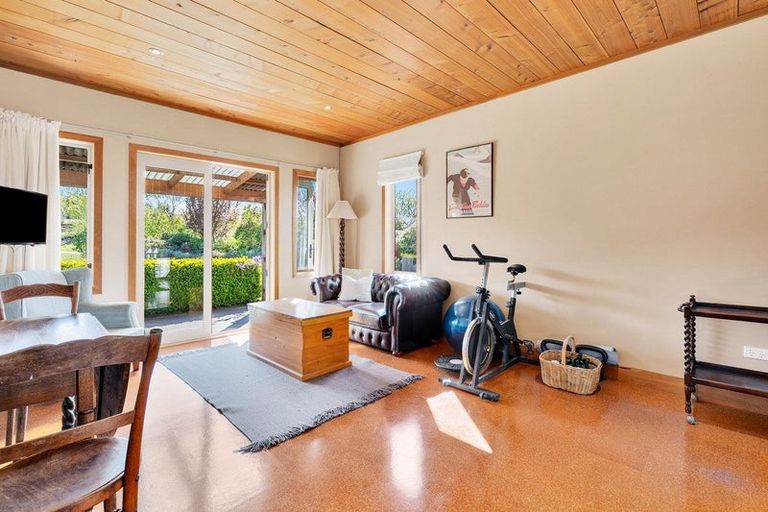 Photo of property in 99 Dublin Bay Road, Albert Town, Wanaka, 9382