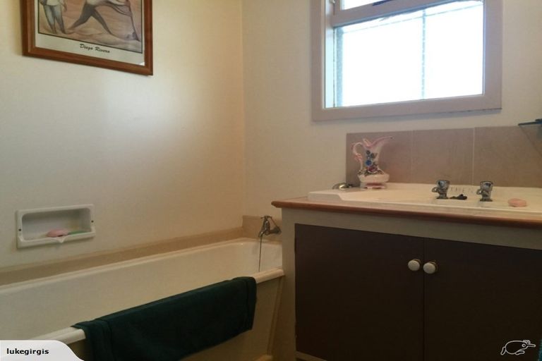 Photo of property in 18 Rowan Avenue, Aranui, Christchurch, 8061