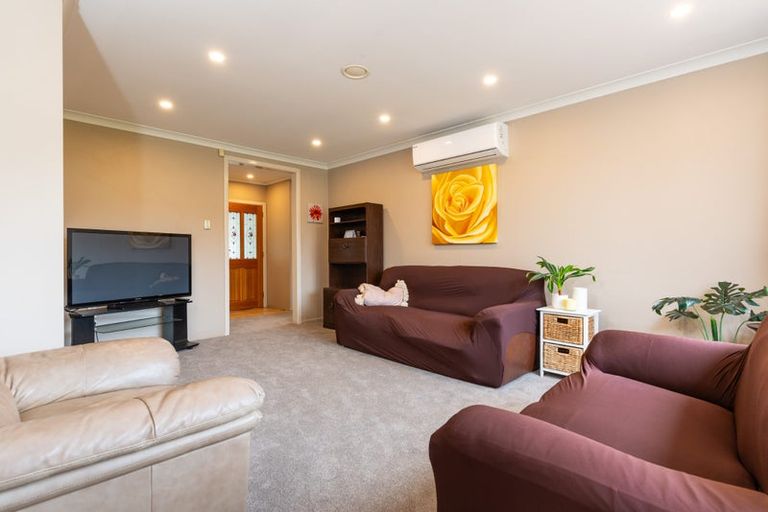 Photo of property in 27 Hewer Crescent, Naenae, Lower Hutt, 5011