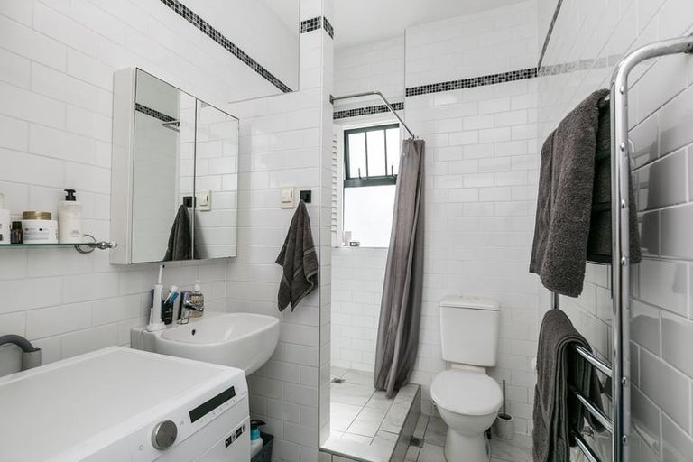Photo of property in 24u3 Elizabeth Street, Mount Victoria, Wellington, 6011