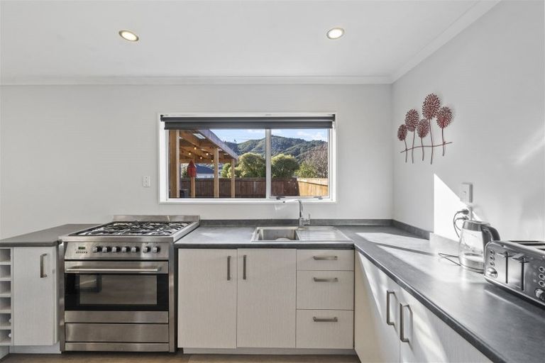 Photo of property in 33 Hyde Street, Wainuiomata, Lower Hutt, 5014