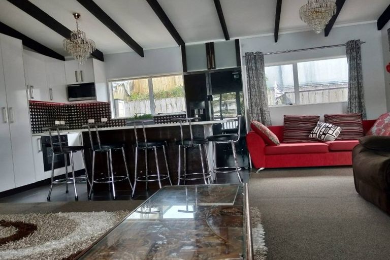 Photo of property in 57c Kamara Road, Glen Eden, Auckland, 0602