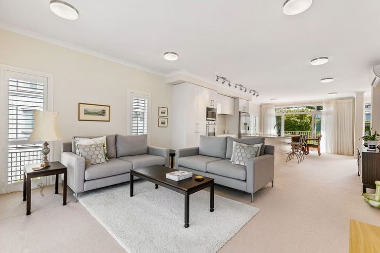Photo of property in 134 Landmark Terrace, Orewa, 0931