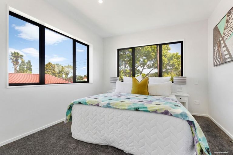 Photo of property in 2b Lucinda Place, Glen Eden, Auckland, 0602