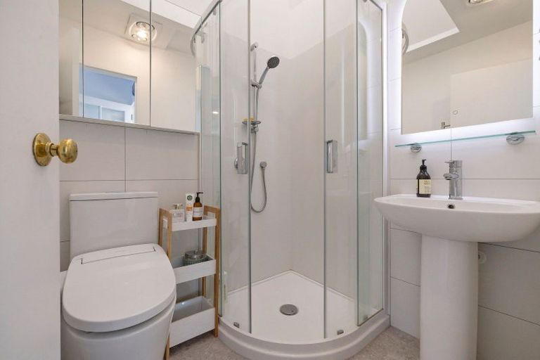 Photo of property in 22 Golden Terrace, Queenstown, 9300