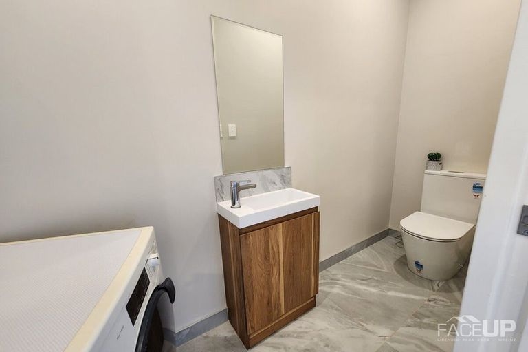 Photo of property in 3/10 Newington Road, Henderson, Auckland, 0612