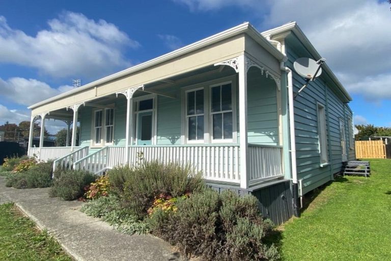 Photo of property in 119 Kitchener Road, Waiuku, 2123