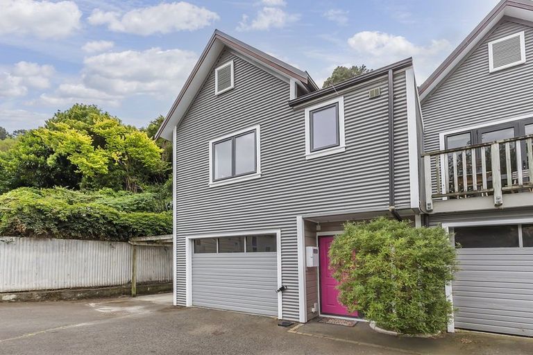 Photo of property in 10/162u Aro Street, Aro Valley, Wellington, 6021