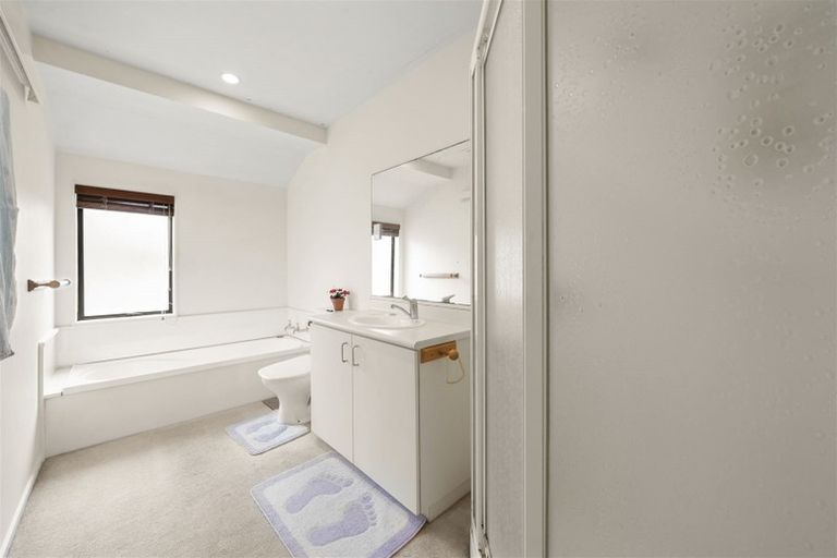 Photo of property in 2/20 De Menech Grove, Avalon, Lower Hutt, 5011