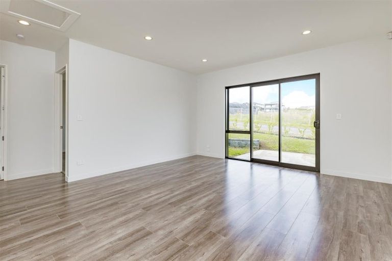 Photo of property in 1 Hutukawa Drive, Beachlands, Auckland, 2018