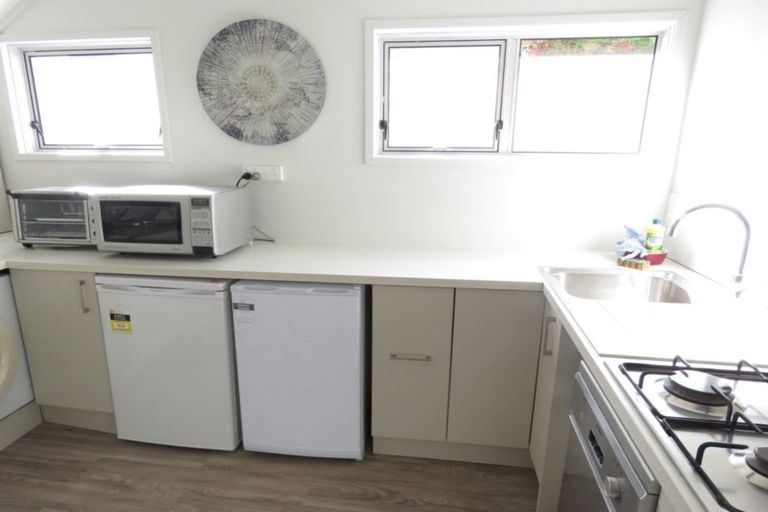 Photo of property in 35 Melandra Road, Stanmore Bay, Whangaparaoa, 0932