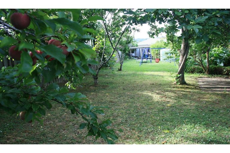 Photo of property in 8 Oraha Road, Huapai, Kumeu, 0810