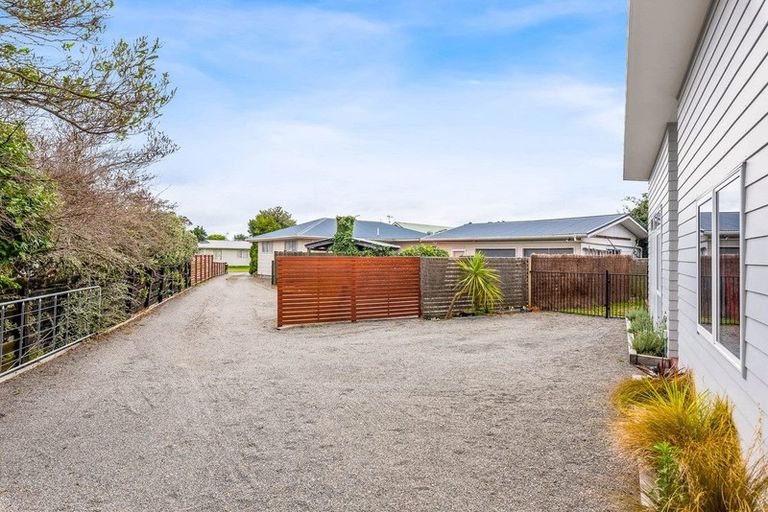 Photo of property in 5a Sharda Grove, Paraparaumu Beach, Paraparaumu, 5032
