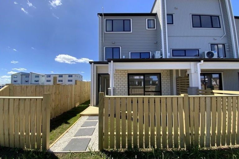 Photo of property in 17 Auranga Drive, Karaka, Papakura, 2113