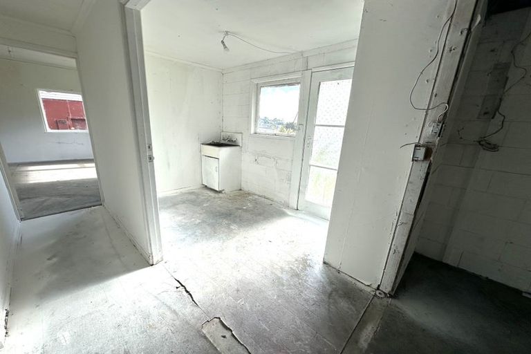 Photo of property in 305 Don Buck Road, Massey, Auckland, 0614