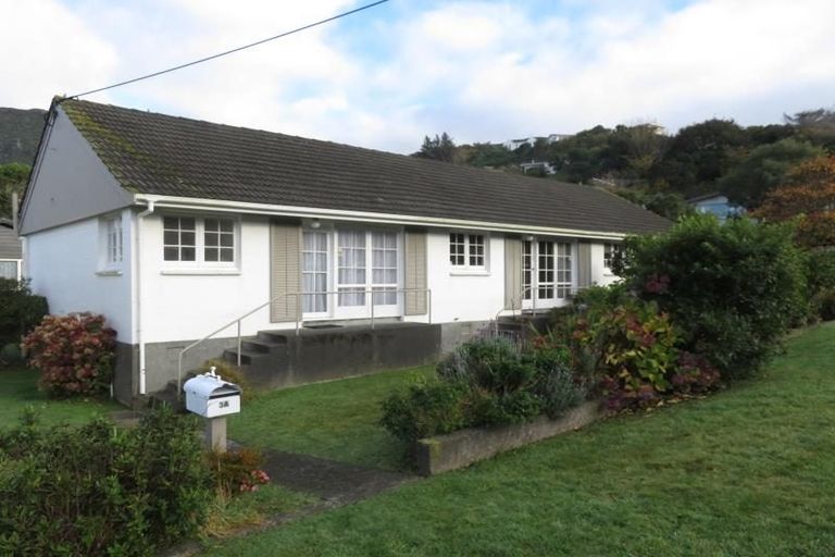 Photo of property in 1a Thurleigh Grove, Karori, Wellington, 6012
