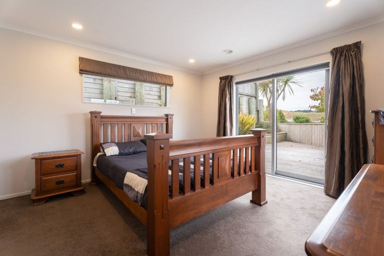 Photo of property in 178 Mark Avenue, Grenada Village, Wellington, 6037