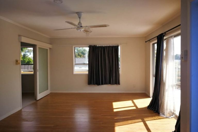 Photo of property in 33 Redwood Drive, Massey, Auckland, 0614