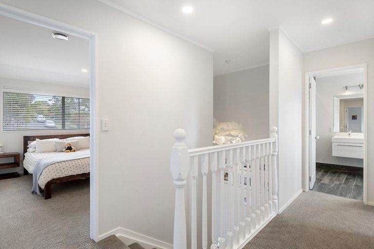 Photo of property in 44 Ravenstone Place, Chatswood, Auckland, 0626