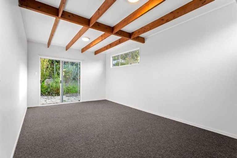 Photo of property in 63 Divich Avenue, Te Atatu South, Auckland, 0610