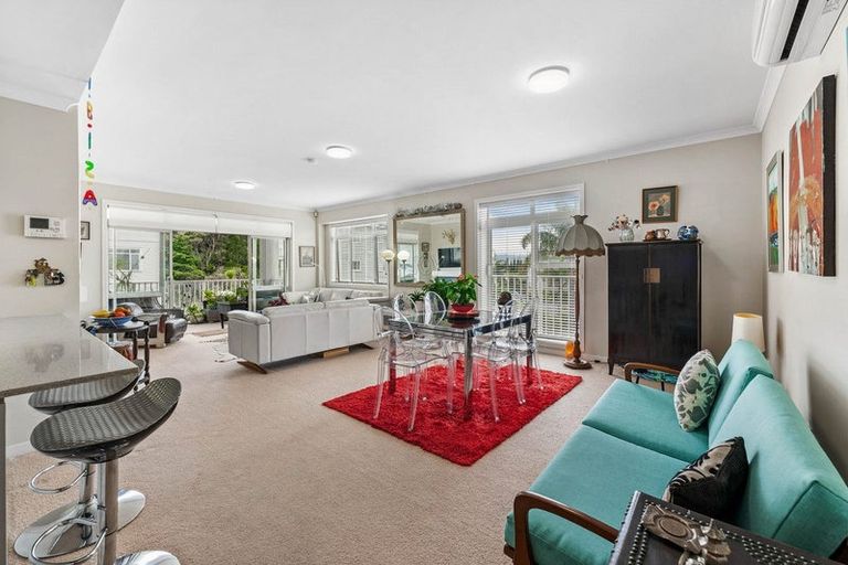 Photo of property in 73 Parkside Drive, Orewa, 0931