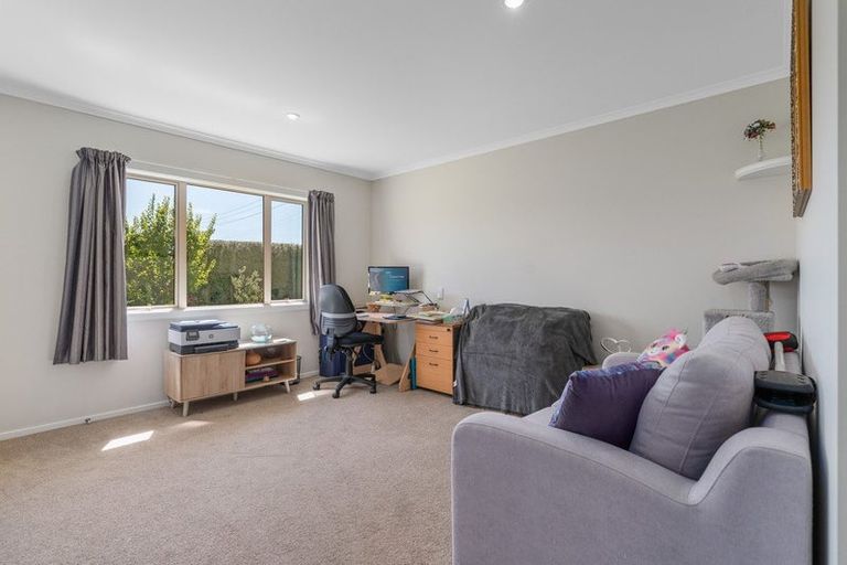 Photo of property in 6 Madison Street, Carterton, 5713