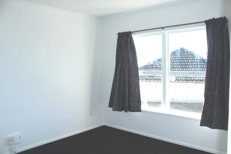 Photo of property in 61 Ocean View Road, Hillcrest, Auckland, 0627