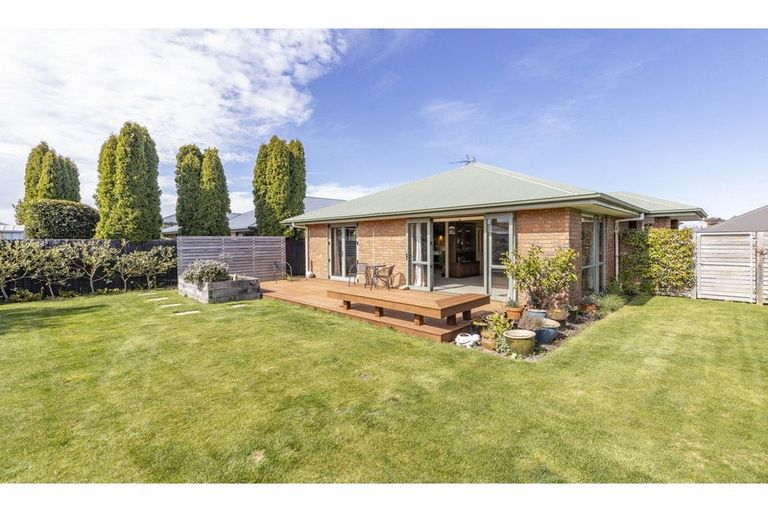 Photo of property in 7b Matson Close, Rangiora, 7400