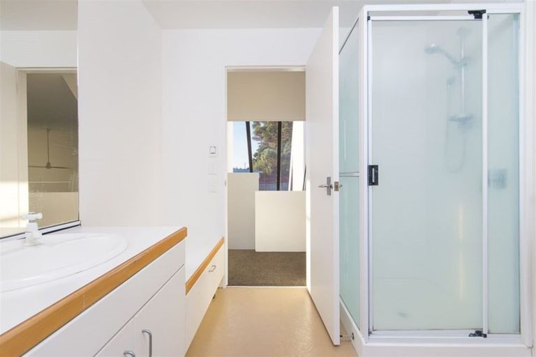 Photo of property in 2/12 Matatea Avenue, Pukekohe, 2120