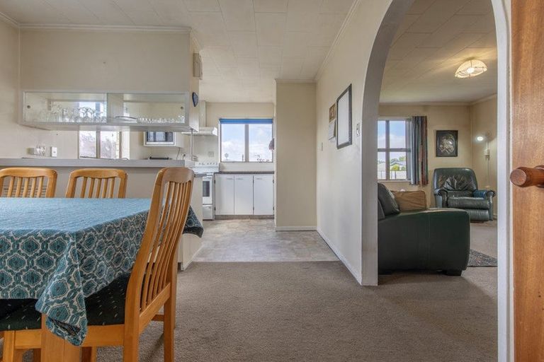 Photo of property in 4 Leeton Drive, Waipukurau, 4200