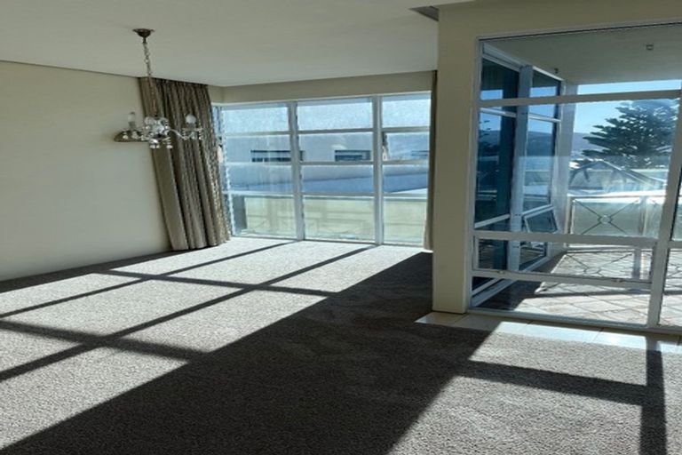 Photo of property in 346 Oriental Parade, Oriental Bay, Wellington, 6011