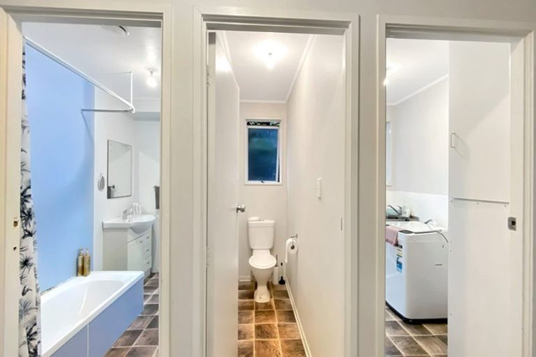 Photo of property in 29 Rehia Road, Massey, Auckland, 0614