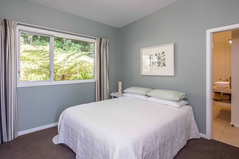 Photo of property in 74 Nimmo Avenue East, Waikanae, 5036