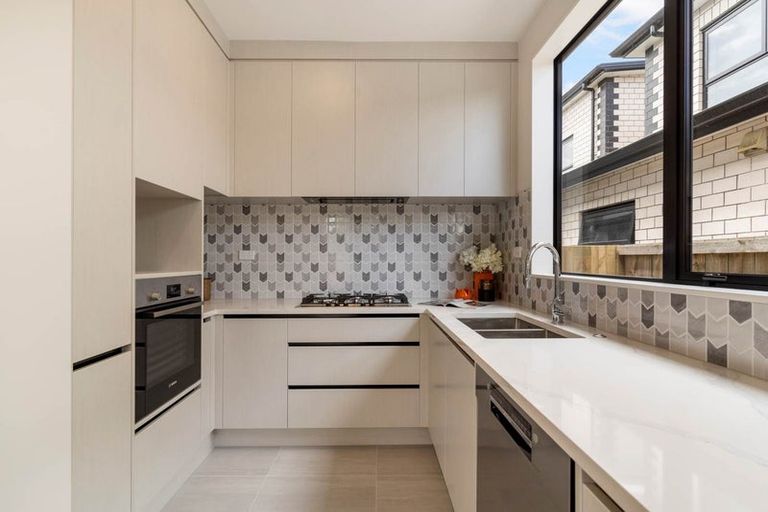 Photo of property in 1/2 Miami Street, Mangere East, Auckland, 2024