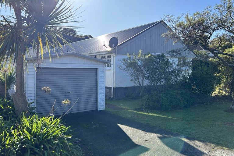 Photo of property in 1 Thurleigh Grove, Karori, Wellington, 6012