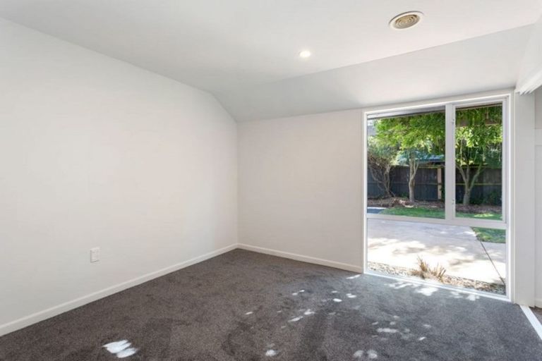 Photo of property in 24 Millcroft Place, Parklands, Christchurch, 8083