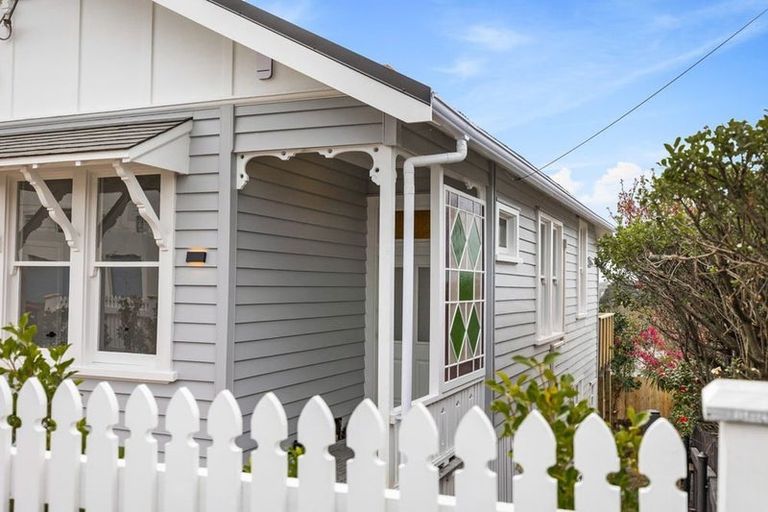 Photo of property in 94 Calliope Road, Stanley Point, Auckland, 0624