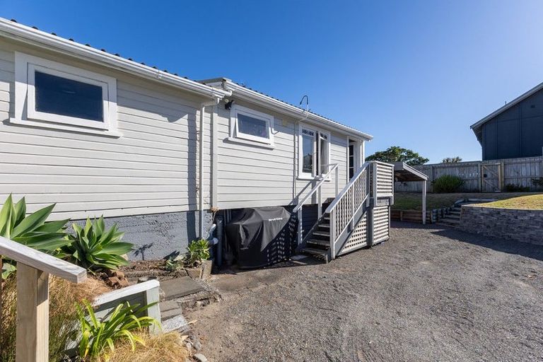 Photo of property in 71 Golf Road, Paraparaumu Beach, Paraparaumu, 5032
