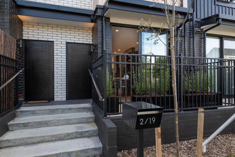 Photo of property in 2/19 Windlass Street, Long Bay, Auckland, 0630