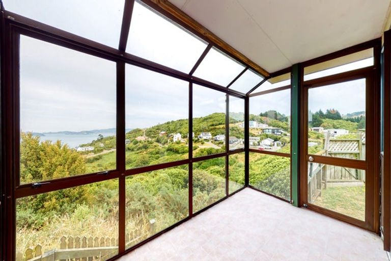 Photo of property in 12 Jasmine Grove, Maungaraki, Lower Hutt, 5010