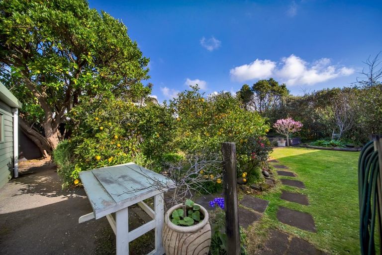 Photo of property in 221 South Road, Spotswood, New Plymouth, 4310