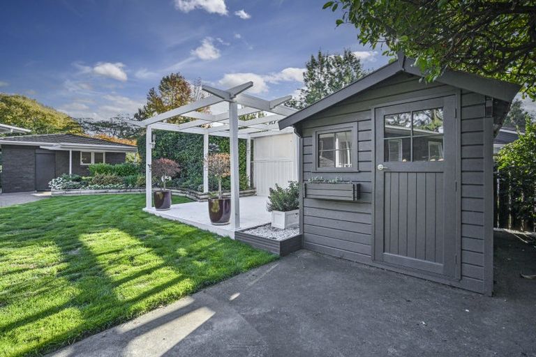 Photo of property in 42 Iona Road, Havelock North, 4130