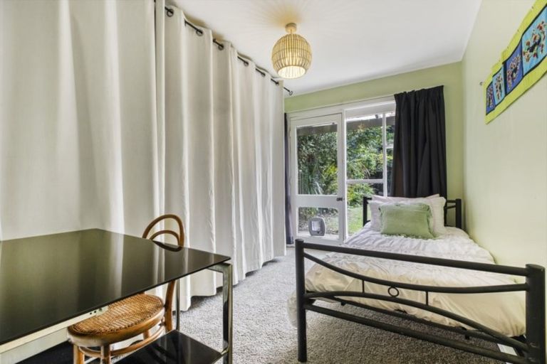 Photo of property in 227 Godley Road, Titirangi, Auckland, 0604