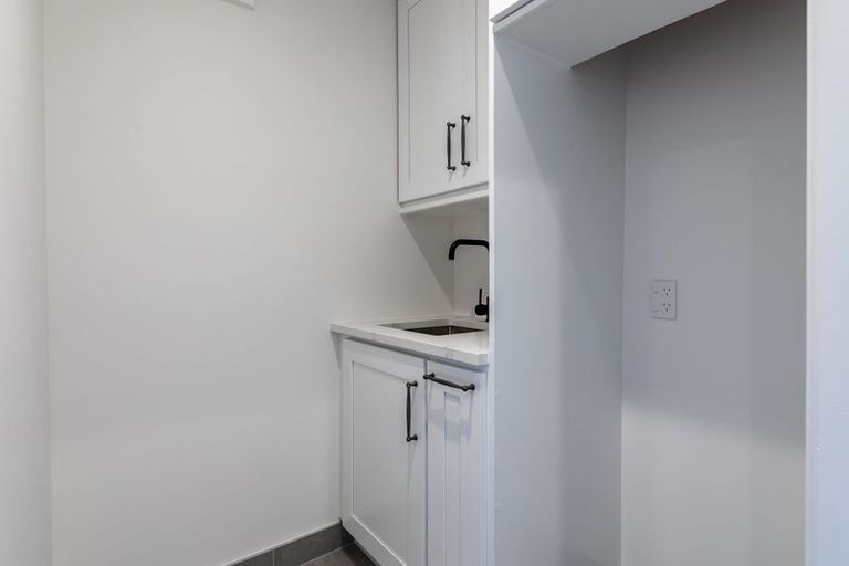 Photo of property in 31 Lanigan Street, Birkdale, Auckland, 0626