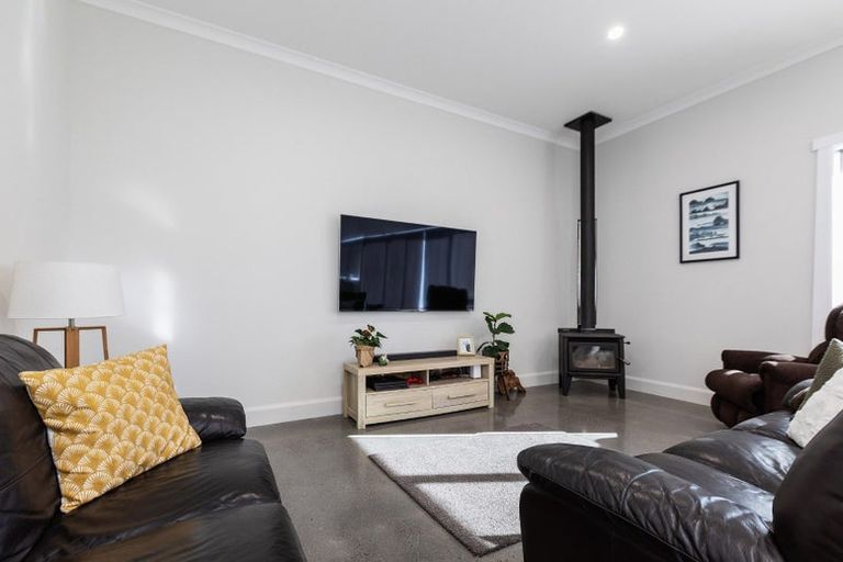 Photo of property in 92 Tukapa Street, Westown, New Plymouth, 4310