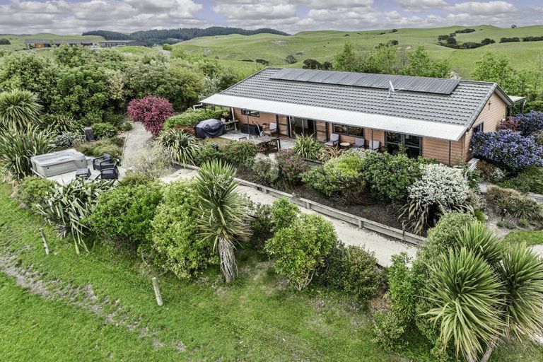 Photo of property in 1215 Taihape Road, Sherenden, Hastings, 4179